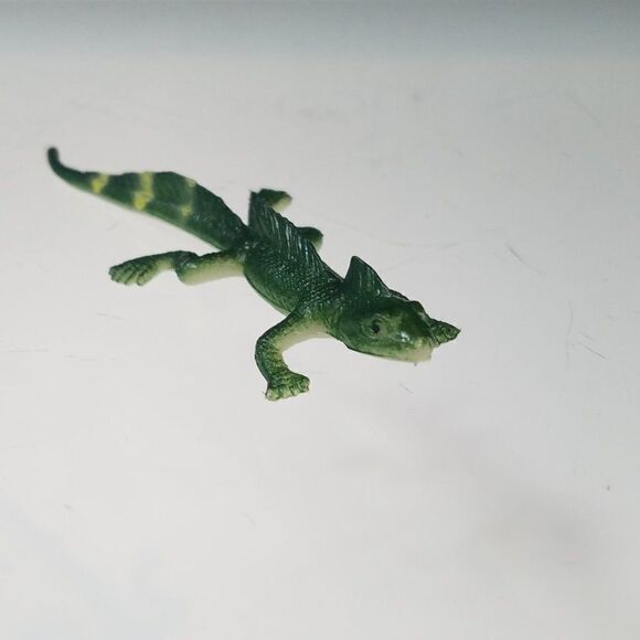 Gecko Lizard Plastic Toy Aquarium Reptile Decor 4.5 Inch Long - Picture 4 of 5